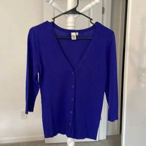 Sweater, brand: 14th & Union, color blue like new, 3/4 sleeves.